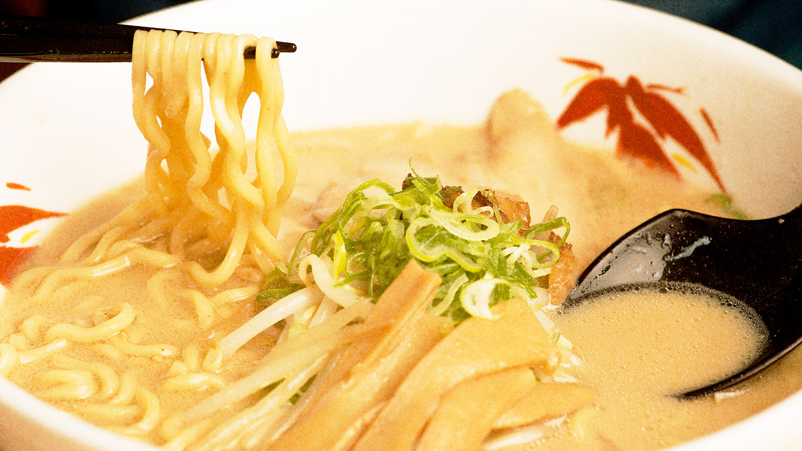 極み醤油豚骨らーめん